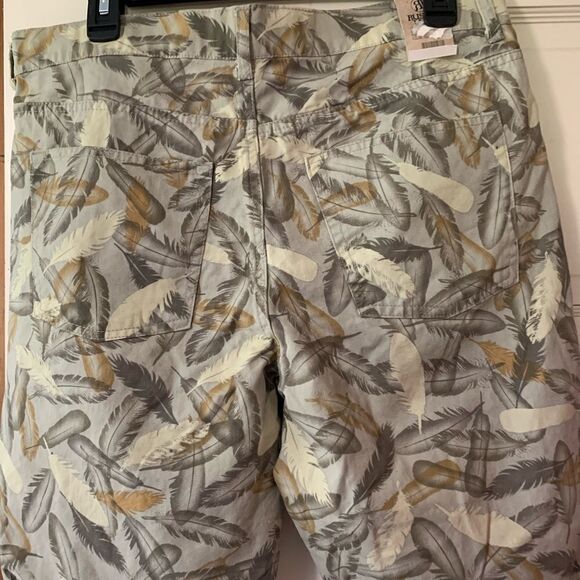 Rustic blue: Men’s  tan/green shorts size 32 - Picture 2 of 6